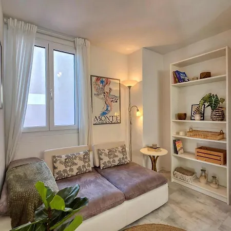 Lakeview Hideaway - *