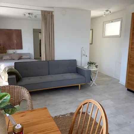 Lakeview Hideaway - *
