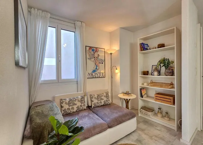 Lakeview Hideaway - *